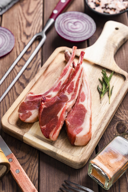 新鲜美味的战斧羊排图片下载