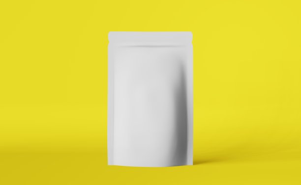 白色哑光袋袋咖啡豆茶食品化妆品产品3D渲染设计黄色背景。空白包装模板图片下载