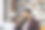 特写肖像的帅哥自由职业者在便装录音信息图片下载