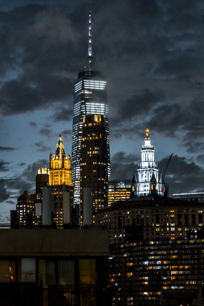 日落后看到的世界贸易中心大楼图片下载