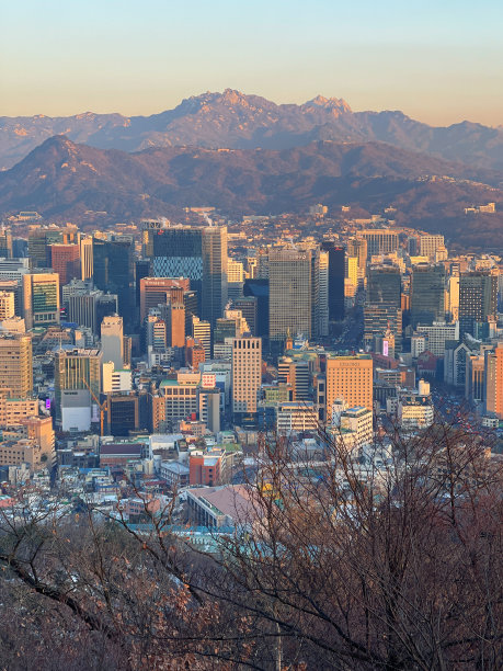 韩国首尔的冬日早晨图片下载