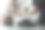 咖啡师在咖啡店倒咖啡。咖啡师制作滴滤咖啡的特写镜头。咖啡店概念图片下载