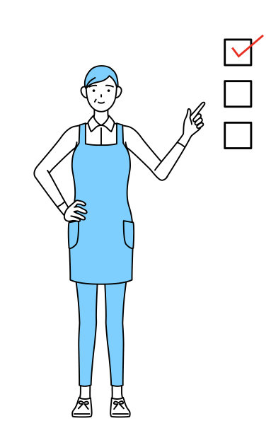 一位系着围裙的老年妇女指着一张清单。图片下载