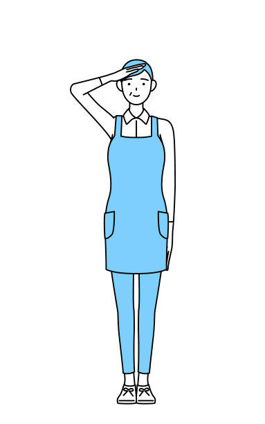 系着围裙敬礼的年长妇女。图片下载