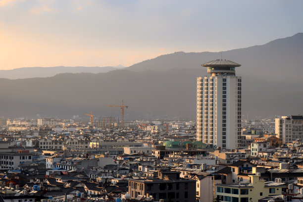 中国云南省丽江日落时分的长时间曝光图片下载