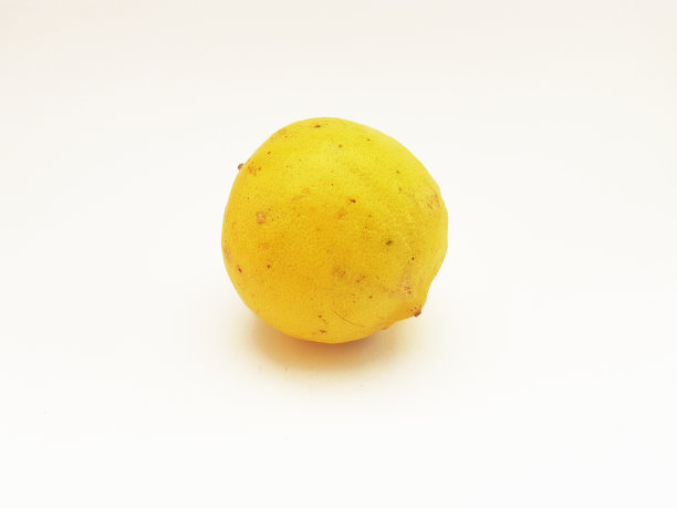 柠檬水果的特写，形状略圆，以其酸味而闻名图片下载