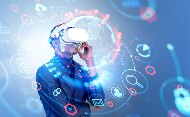 商人戴着虚拟现实耳机在数字界面观看图片下载