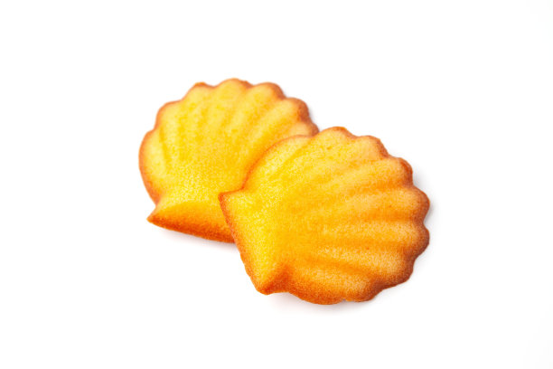 白色背景上的玛德琳法式糕点图片下载