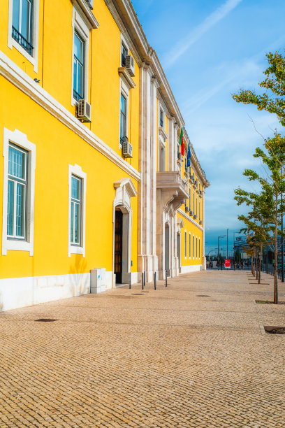 商业广场上的里斯本建筑图片下载