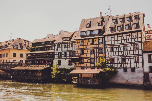 阿尔萨斯。古老的法国城市斯特拉斯堡图片下载