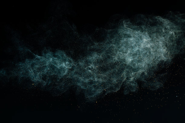 粉沫飞溅与黑色背景工作室拍摄图片下载