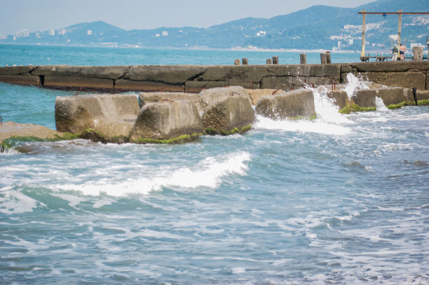 海滨防波堤风暴图片下载