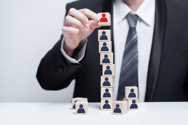 木块与黑色和红色的图标，金字塔，领导，团队经营理念，商人指向图片下载