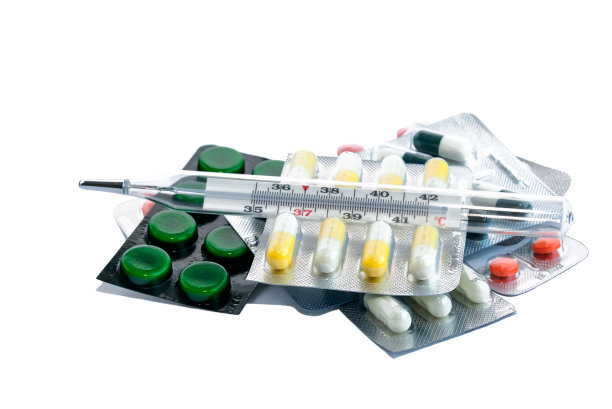 药瓶包装，白色背景上有温度计。图片下载