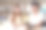 年轻的印度学生，男孩读书，女老师用笔记本电脑在大学图书馆学习，后面有书架。为任务或项目工作的图片下载