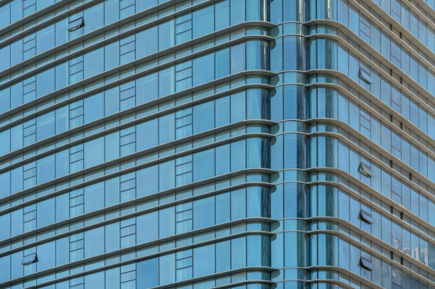 现代高层建筑的玻璃墙特写图片下载