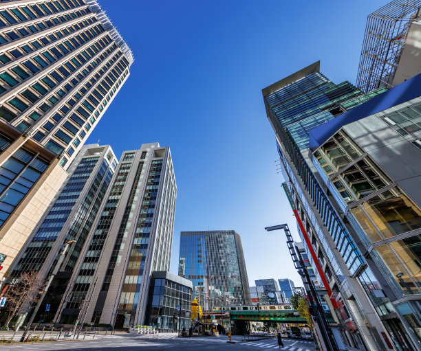 阳光明媚的东京建筑图片下载