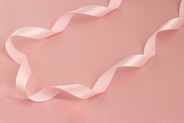 一个柔软的粉红色礼物的图像图片下载