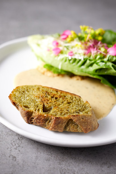 盘子里的美味佳肴图片下载