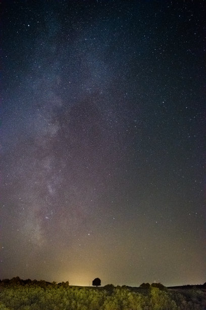 摄于意大利乡村的银河图片下载
