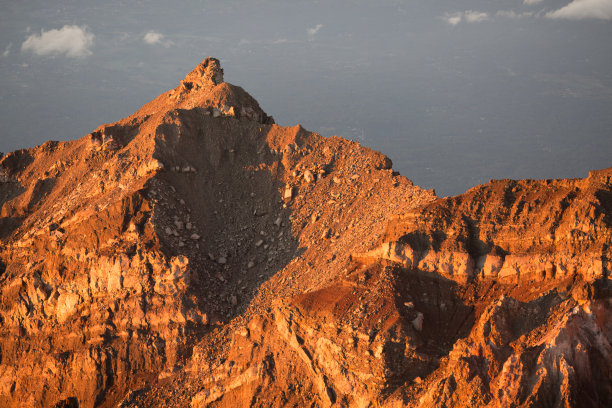 印度尼西亚林加尼山的美丽景色图片下载