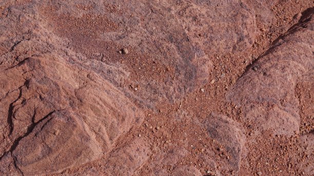 以色列提姆纳国家地质公园的岩石与红色地貌图片下载