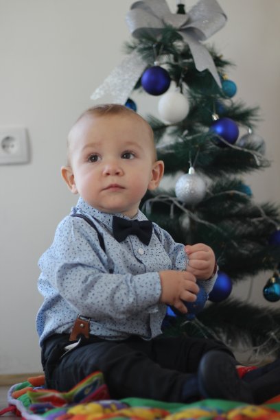 宝宝和他的生日图片下载