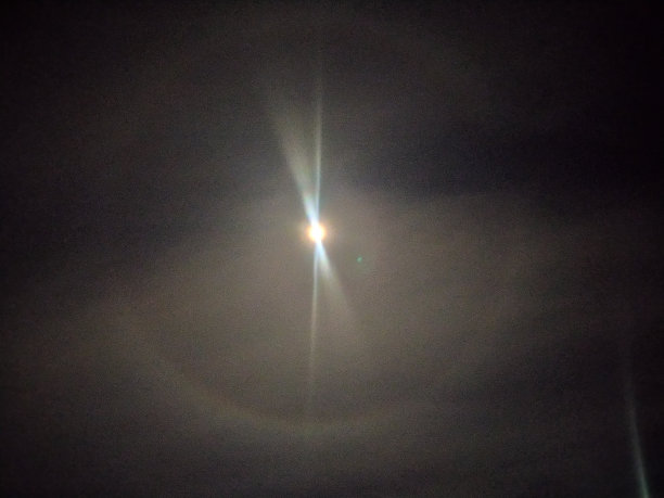 月亮你好图片下载