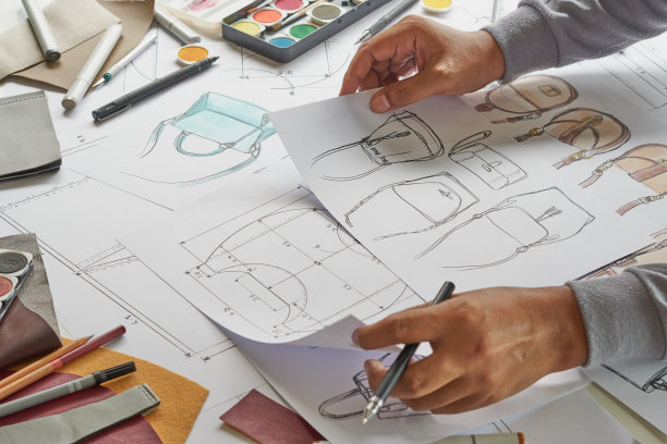 设计师时尚素描绘制设计模板图案皮革手拿包手提包钱包女人女人时尚时尚豪华优雅的配件。图片下载