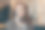 满意的女办公室职员肖像使用黑色座机电话，呼叫业务伙伴图片下载
