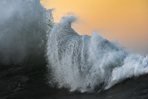 日落时的海浪图片下载