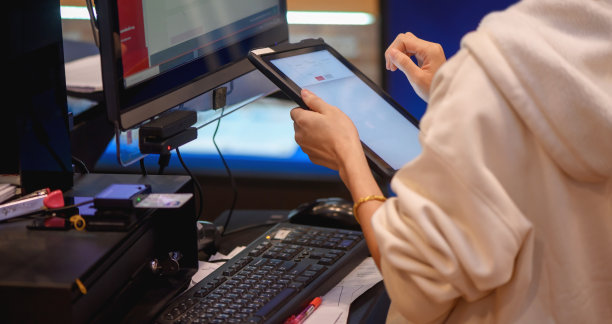 酒店前台的员工图片下载