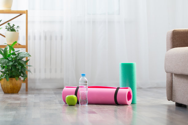 木质地板健身垫，健康运动理念图片下载