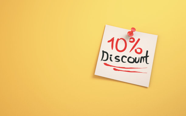 10折优惠写在便签纸坐在黄色背景图片下载