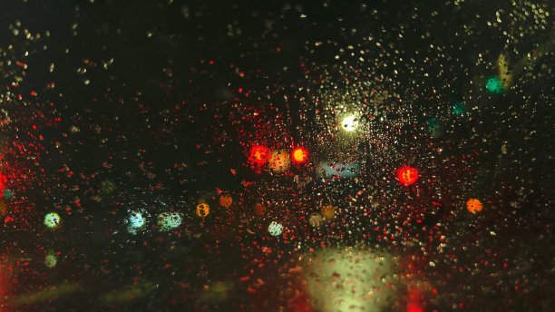 司机POV美国西部科罗拉多州雪天冬季旅行照片系列图片下载