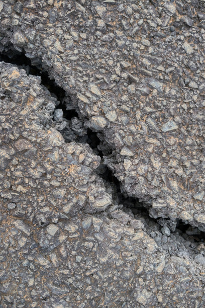 裂缝:沥青或地面裂缝的景象地震。图片下载