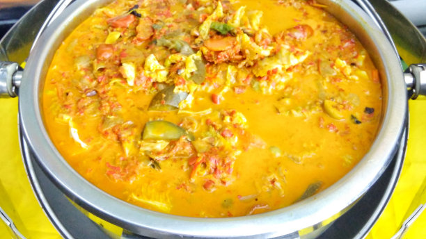 美味的黄辣咖喱配印尼风味图片下载