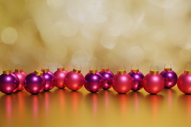 在金色散景背景上的洋红色圣诞装饰物的3d渲染图片下载