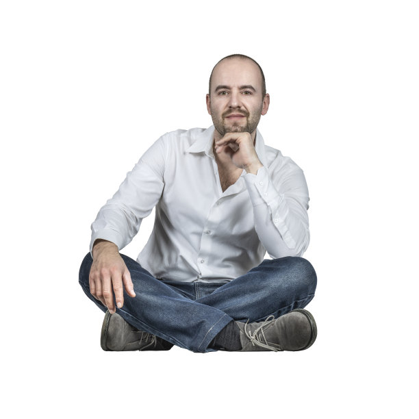 男人跷二郎腿坐着图片下载