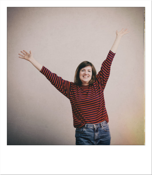 四分之三的肖像在工作室图片下载