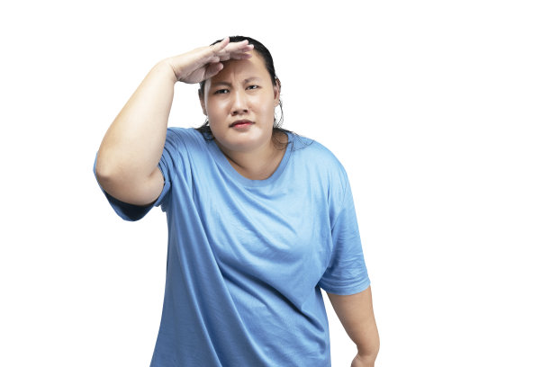 亚洲肥胖超重的女人在看什么东西图片下载