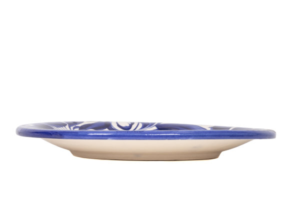 墨西哥制造的各种设计的陶瓷餐具图片下载