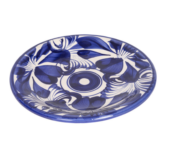 墨西哥制造的各种设计的陶瓷餐具图片下载