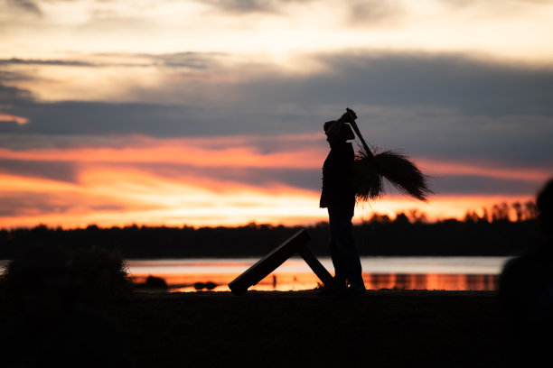超过70%的泰国农民的农村生活涉及水稻种植。从过去到现在，这些农民家庭已经生活了很长一段时间图片下载
