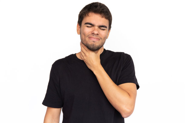 生病的年轻人喉咙痛图片下载