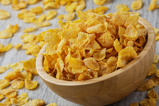 一个美味的和受欢迎的早餐麦片木制背景图片下载