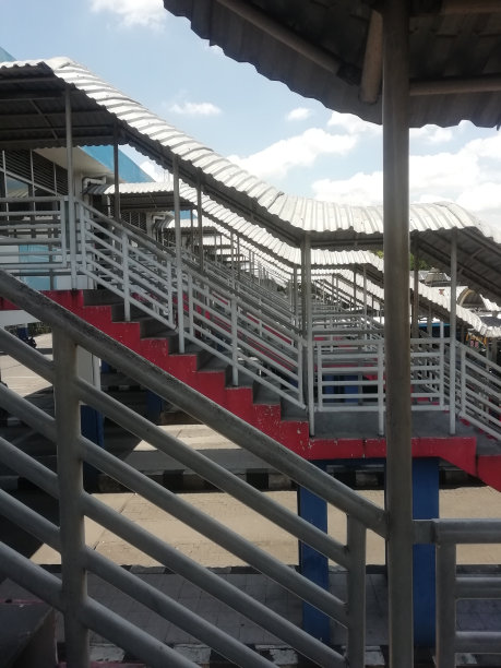 泗水的一个巴士站楼梯图片下载