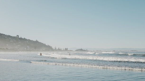 位于新西兰的太平洋海岸。本地旅游的概念，走在街上，旅行。图片下载
