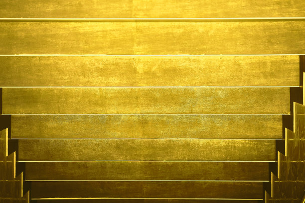 金色浅棕色楼梯上下接近图片下载