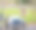 一个仙女熊饰品挂在窗户附近的特写镜头图片下载